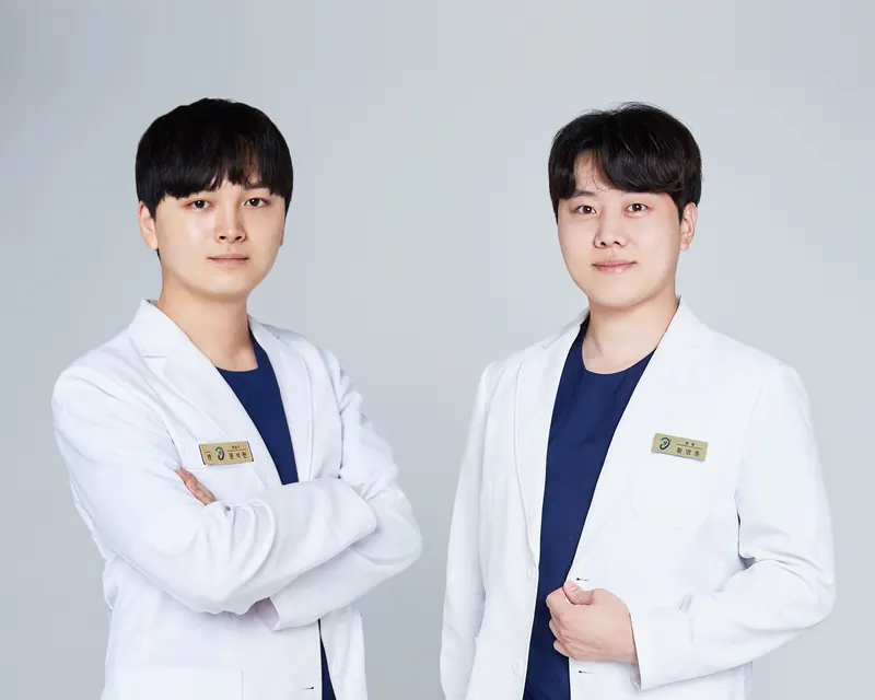 은평센터 문석현 원장(왼쪽)과 황영훈 대표원장(오른쪽)